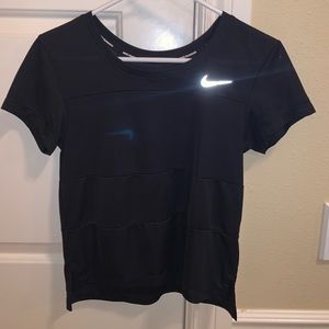 Semi-Cropped Athletic shirt